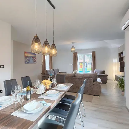 Alba Bianca By Interhome Villa Šišan