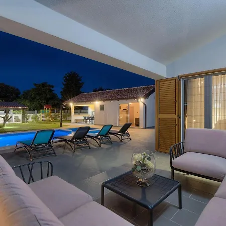 וילה Alba Bianca By Interhome Šišan