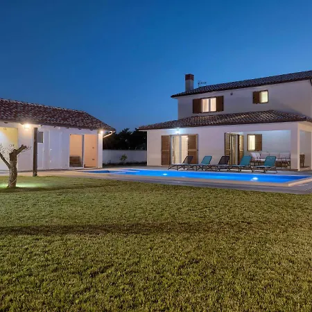 וילה Alba Bianca By Interhome Šišan